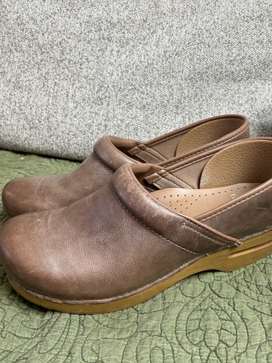 Dansko Clogs - 41 - Picture 3 of 4